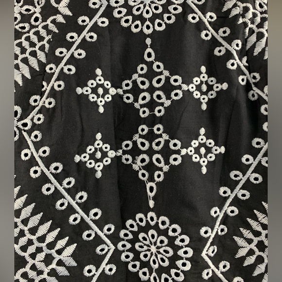 Eyelet Embroidery Detail Asymmetrical Hem Skirt - Picture 8 of 10